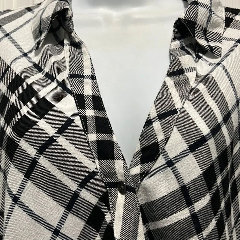 Splendid Plaid Blouse - Picture 3 of 4